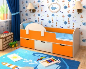 Кровать Малыш-мини с бортиком Дуб молочный/Оранжевый в Камне-на-Оби - kamen-na-obi.katalogmebeli.com | фото